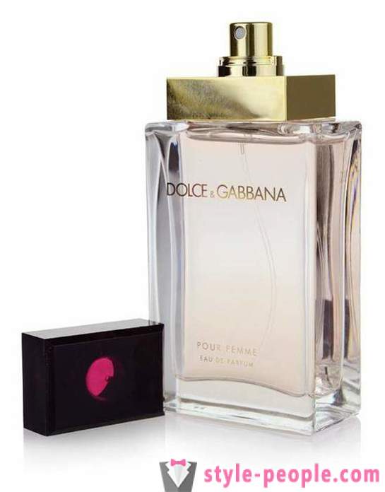 Εκχυλίσματα αρωμάτων Dolce & Gabbana Pour Femme: Περιγραφή γεύση και σύνθεση
