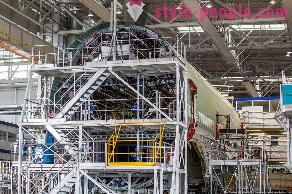 Η διαδικασία κατασκευής του μεγαλύτερου επιβατικού αεροσκάφους στον κόσμο