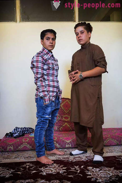 Γιατί αυξάνονται τα αγόρια στο Αφγανιστάν, μερικά κορίτσια