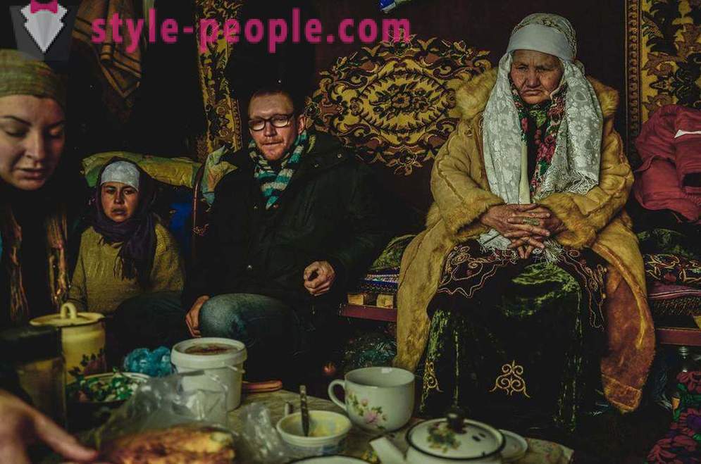 Δυτική φωτογράφος πέρασα δύο μήνες την επίσκεψη του Καζακστάν σαμάνος