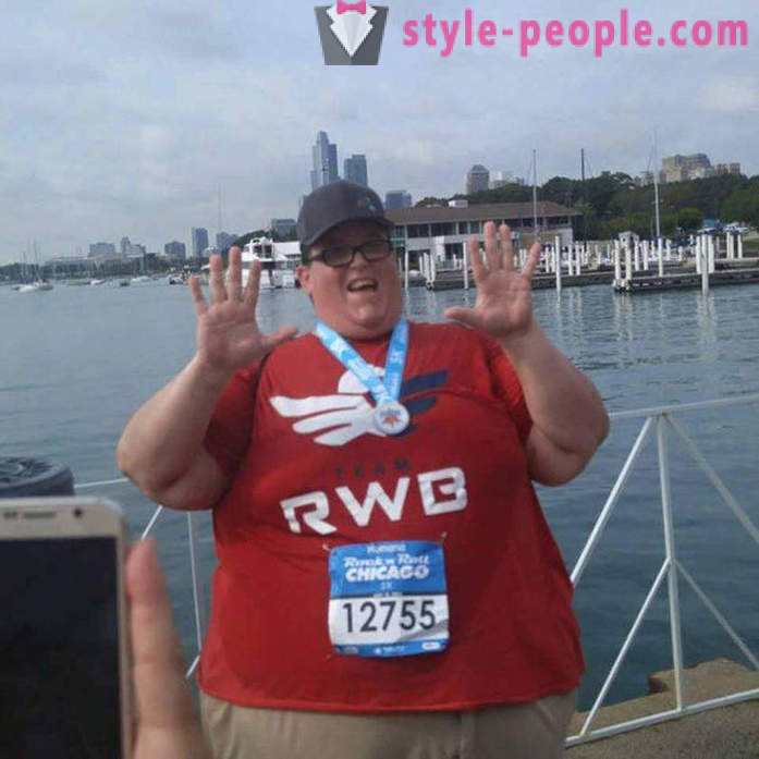 Τρέξτε, χωρίς να σταματήσει: ο άνθρωπος που ζυγίζει 250 κιλά εμπνέει τους ανθρώπους με το παράδειγμά του