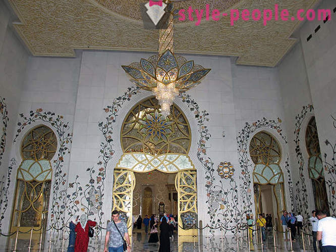 Sheikh Zayed Τζαμί - η κύρια βιτρίνα ανείπωτο πλούτο του Εμιράτου του Αμπού Ντάμπι