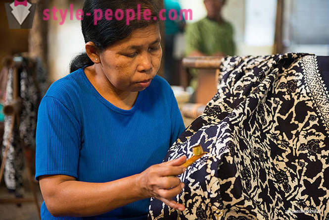 Πώς να κάνει μπατίκ στην Ινδονησία