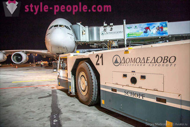 Πώς να εξυπηρετήσει το μεγαλύτερο επιβατικό αεροσκάφος στον Domodedovo