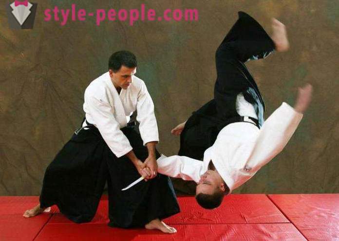 Aikido - μια ιαπωνική πολεμική τέχνη. Aikido: περιγραφή, τον εξοπλισμό και σχόλια