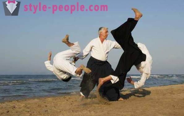 Aikido - μια ιαπωνική πολεμική τέχνη. Aikido: περιγραφή, τον εξοπλισμό και σχόλια