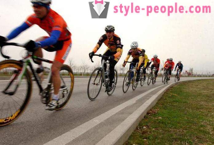 Ποδηλασία: οφέλη και τους κινδύνους. Οι μύες που εργάζονται, ενώ το ποδήλατο