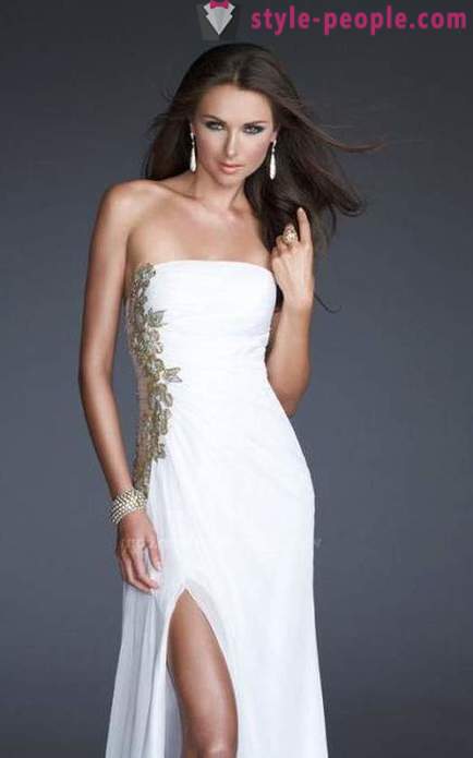 Λευκό φόρεμα στο πάτωμα - κομψό ντύσιμο