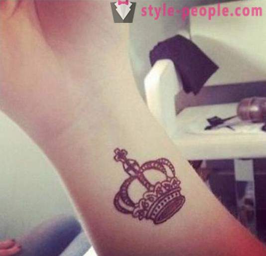 Τατουάζ «Crown»: η σημασία του τατουάζ και φωτογραφίες