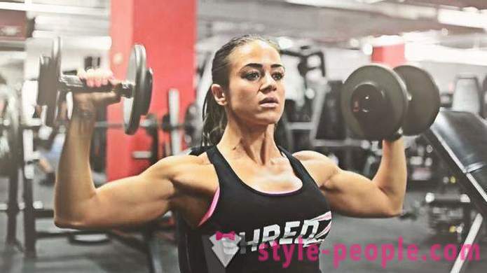 Γυναίκα bodybuilding. Το συγκρότημα ισχύος των ασκήσεων για τις γυναίκες