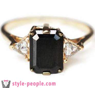 Μαύρο διαμάντι που χρησιμοποιείται; Δαχτυλίδι με Black Diamond