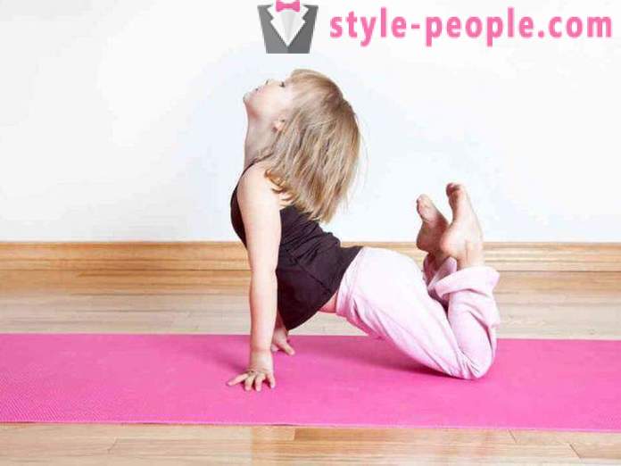 Yoga στο σπίτι για αρχάριους: ασκήσεις, φωτογραφίες