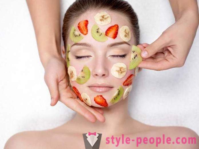 Φροντίδα για το δέρμα σας σωστά: μάσκα προσώπου φράουλας και άλλα μυστικά ομορφιάς